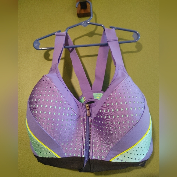 Victoria's Secret Other - Victoria's Secret Incredible Front Closure Sport Bra